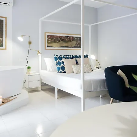 Apartment Glamorous Flat With Jacuzzi, King Size Bed And Small Balcony Perugia